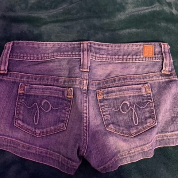 Guess denim shorts. - Picture 2 of 4